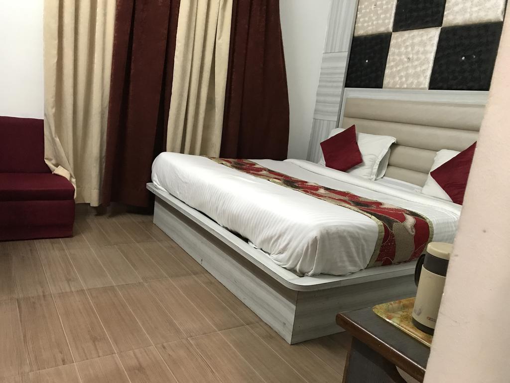 Hotel Katra Residency Zimmer foto